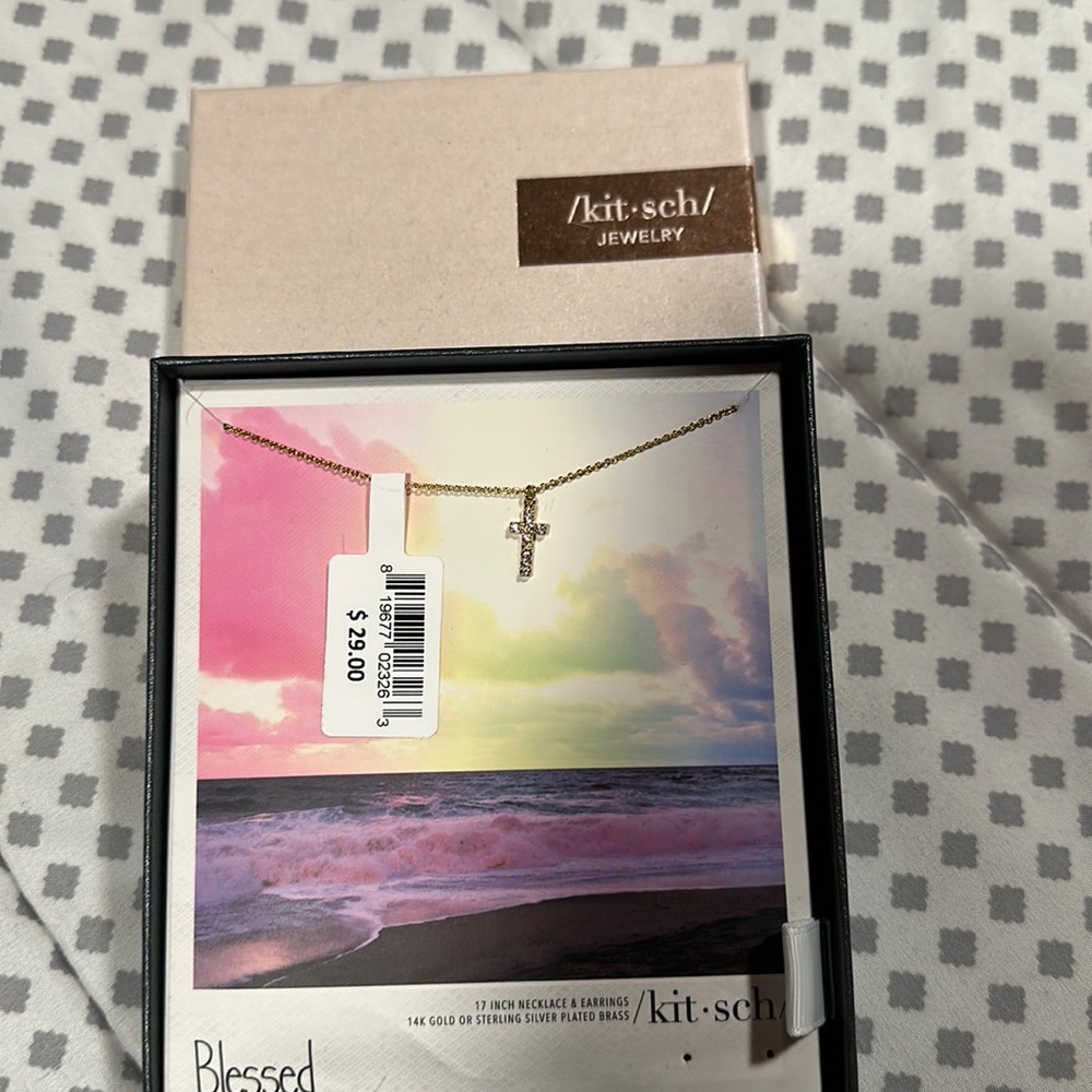Brand new necklace